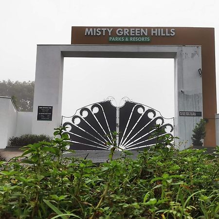 Misty Green Hills Parks & Resorts Kondotty Екстериор снимка