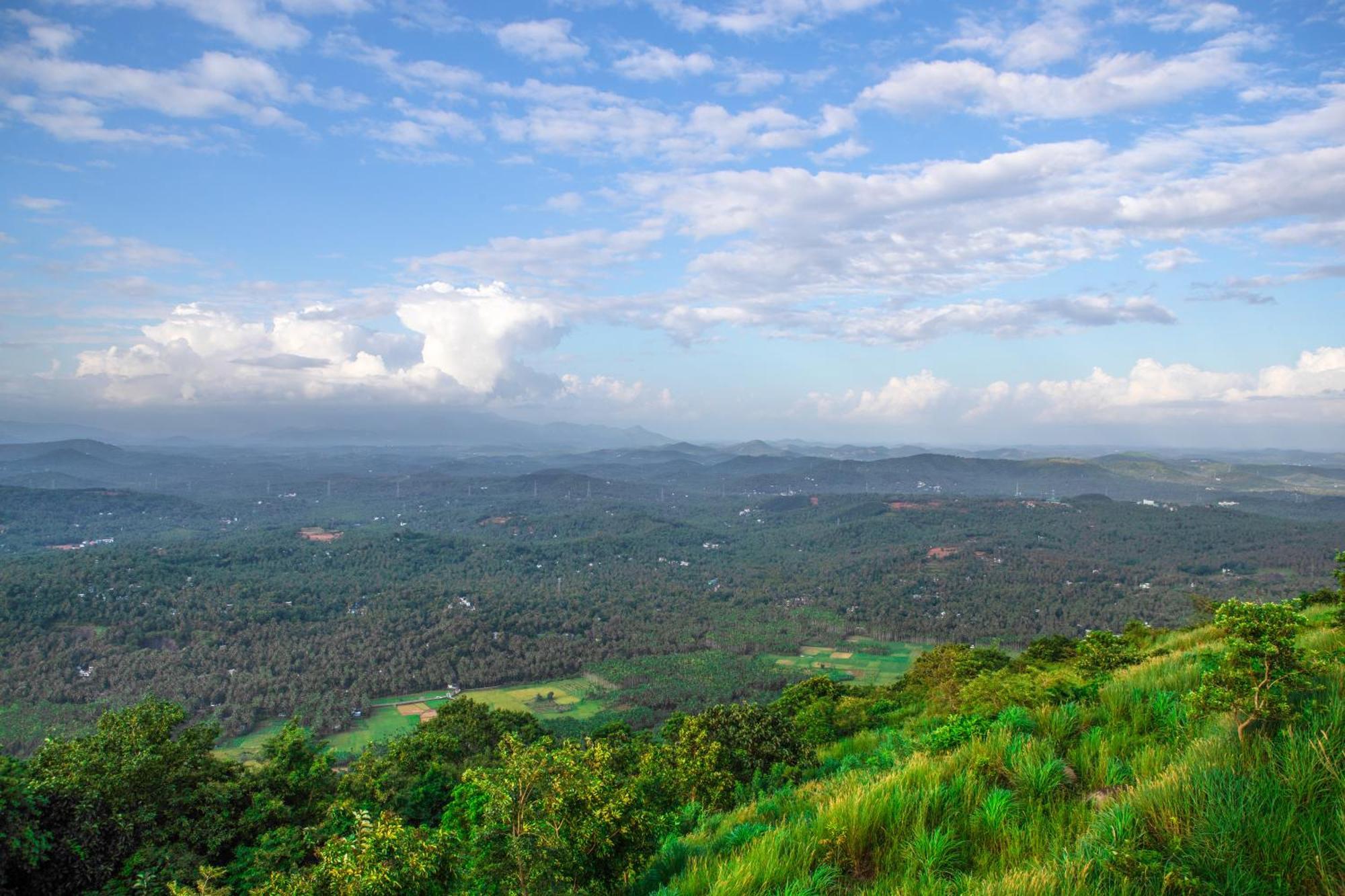 Misty Green Hills Parks & Resorts Kondotty Екстериор снимка